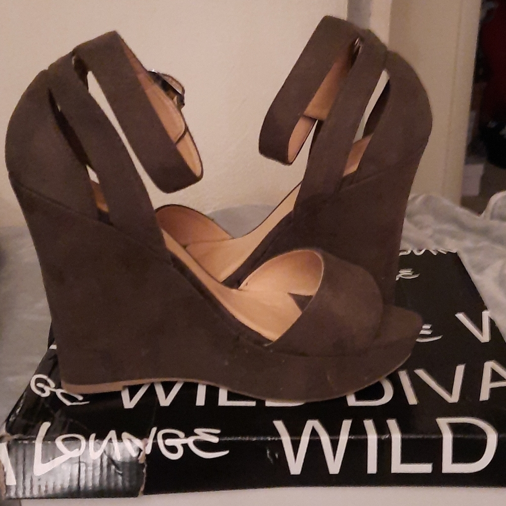 Wedged heel